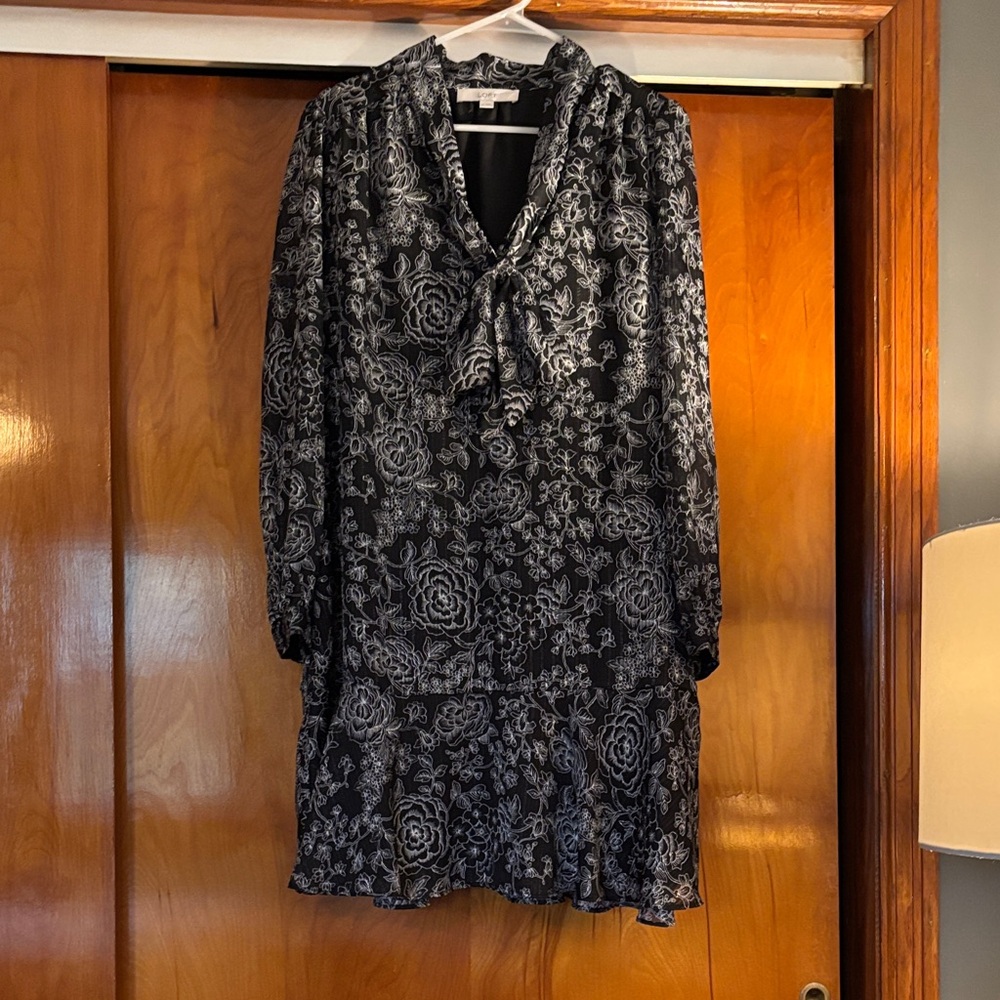 LOFT Black and White Floral Long Sleeve Dress